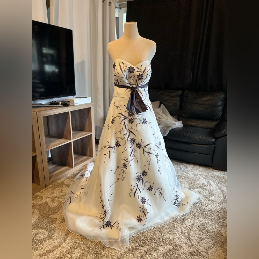 Venus wedding dress size 12